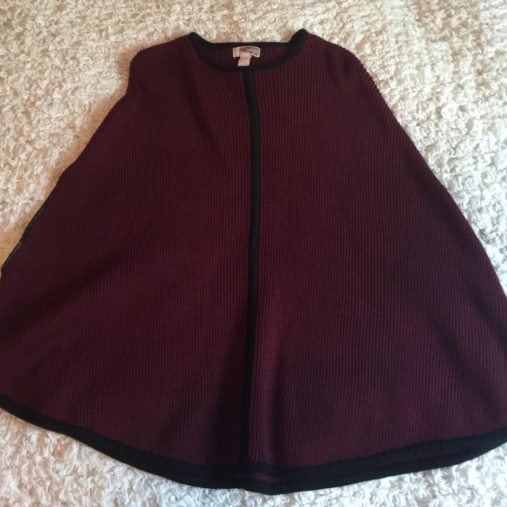 NWOT Forever 21 maroon knitted cape